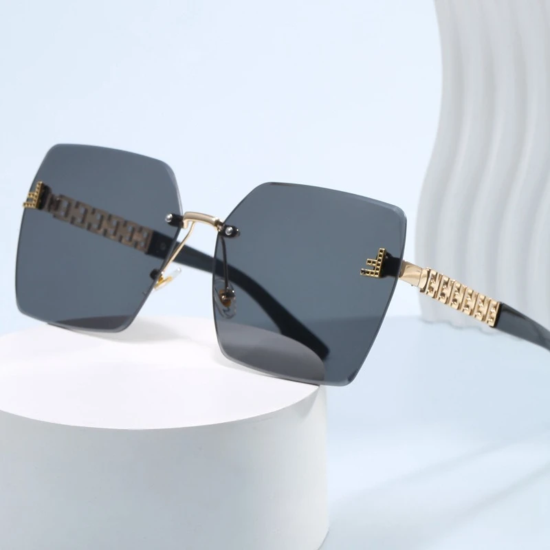 

​​2025 New Rimless Square Sunglasses Women, Cut Edge F-Style UV400 Fashion Retro for Driving & Street Style​​