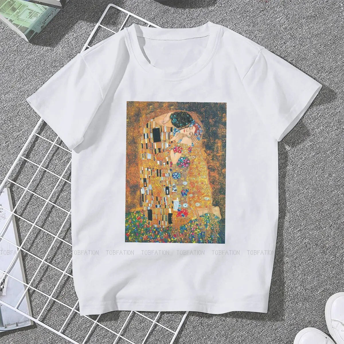 The Kiss Women Clothing Gustav Klimt Painting Graphic Female Tshirts Vintage Graphic Loose Tops Tee Kawaii Girls Streetwear