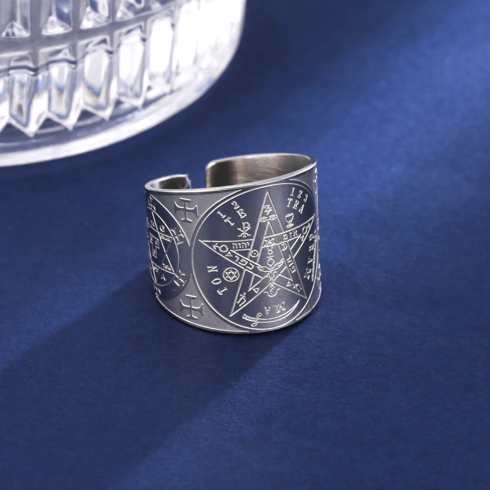 LIKGREAT Cincin Pelindung Amulet Tetragrammaton Pentagram Cincin Jari untuk Pria Wanita Perhiasan Baja Tahan Karat Hadiah Pagan Sihir