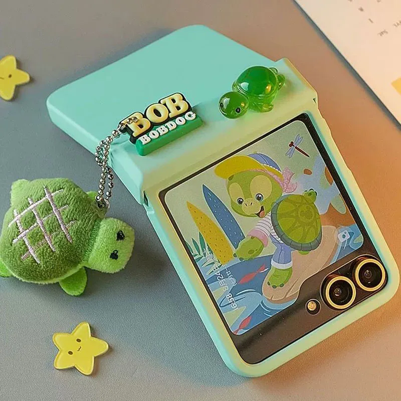 

The Newly Arrived Fun Turtle Pendant Mobile Phone Protection Case for Samsung Galaxy Z Flip 6 5 Fall and Wear Protection Cover