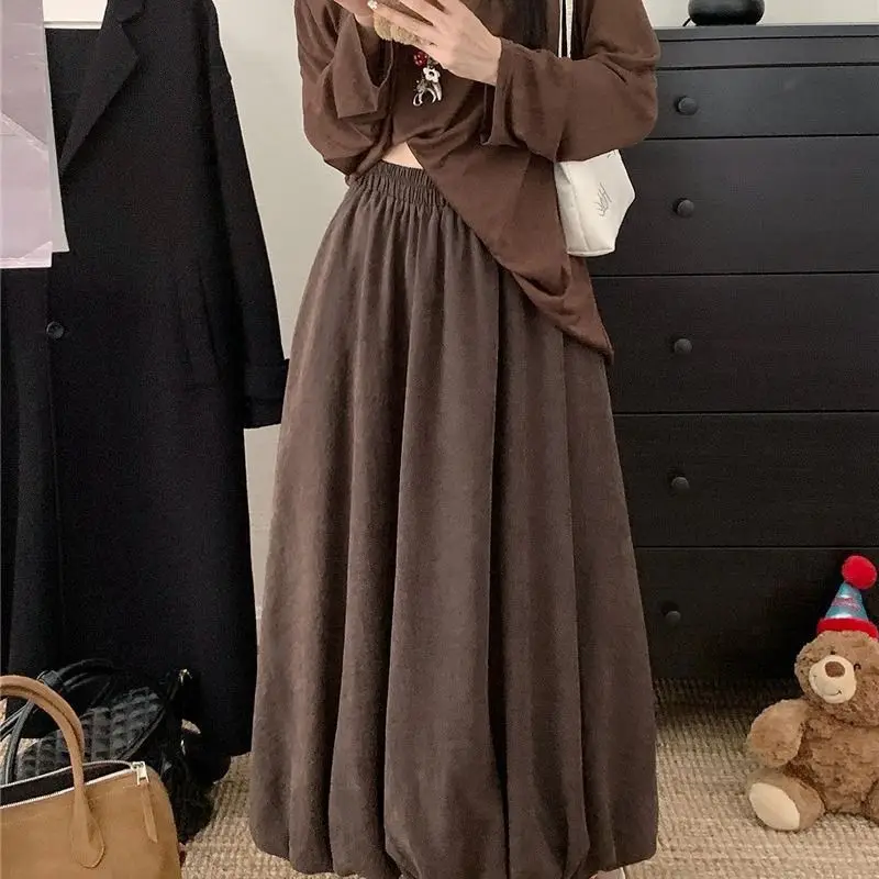 

Autumn Design Sense Flower Bud Lantern Half Skirt 2025 New High Waist Slimming White Long Skirt