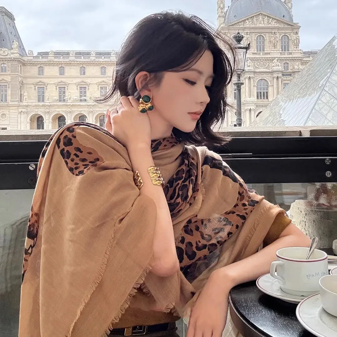 1Pc golden leopard shawl leopard print silk scarf women's autumn 2025 new sense shawl dual-purpose fashion versatile scarf