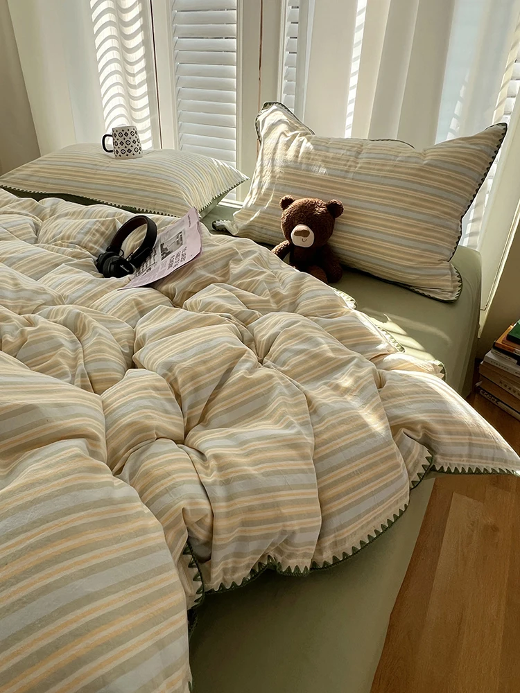 

Комплект постельного белья из чистого хлопка с вышивкой, простой дизайн, пододеяльник, покрывало, наволочка, комплект из трех предметов для общежития