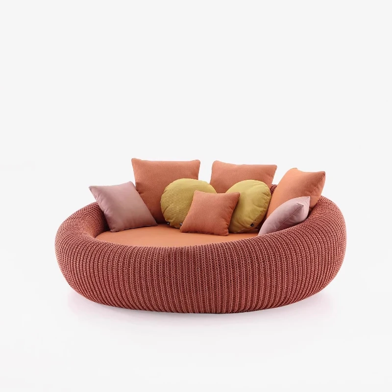 Outdoor bed rattan courtyard villa bed and breakfast swimming pool bath center lazy outdoor leisure club large round bed