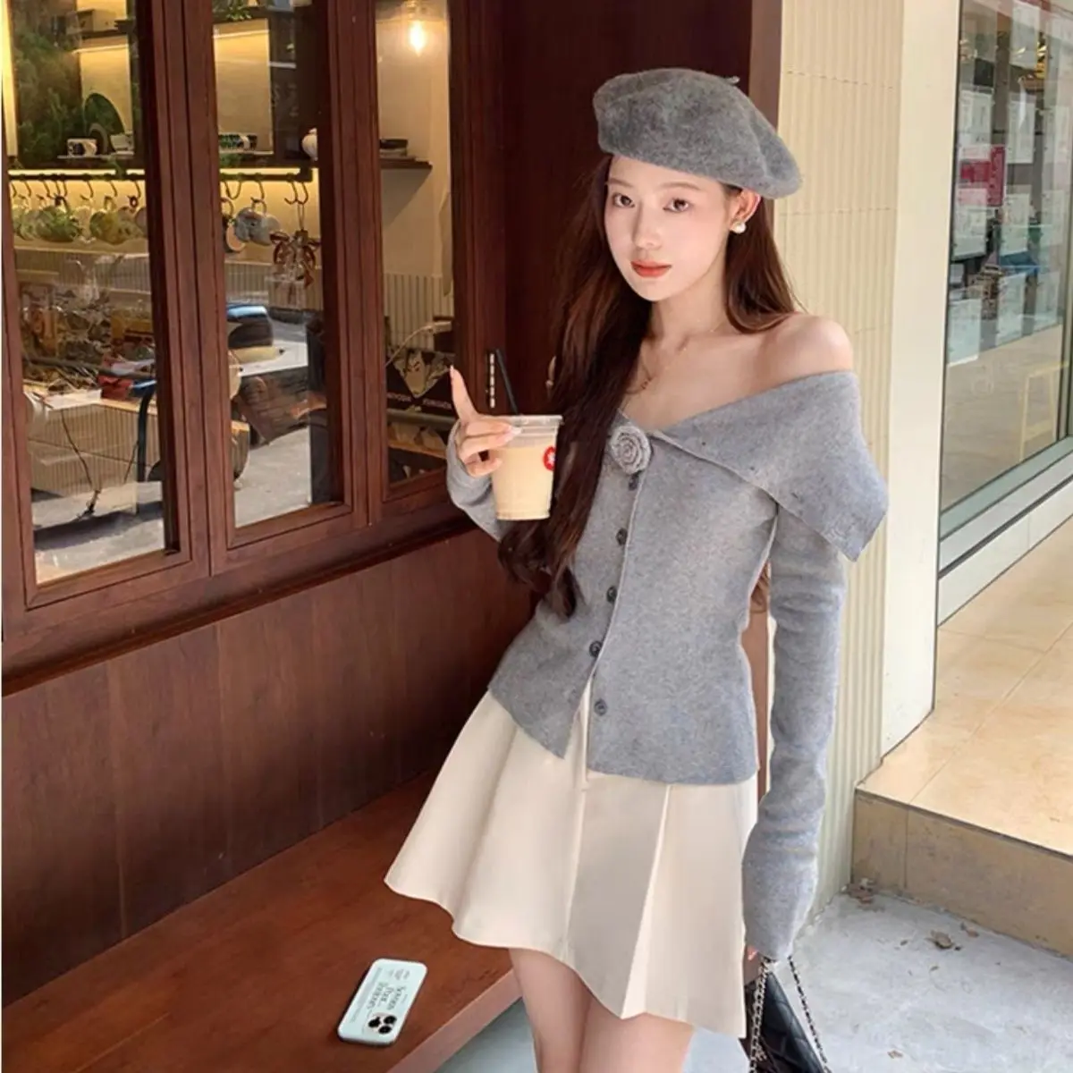 2024 Spring Lady New Grey One Shoulder Flower Knitting Cardigan Slim Gentle Temperament Fashion Comfortable Long Sleeve Top