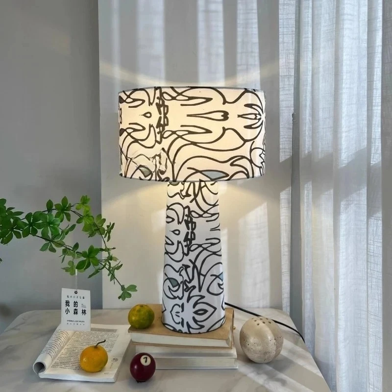 Graffiti Art Creative Designer Pattern Bedroom Bedhead Desk Lamp French Medieval High End Study Decoration Lamp