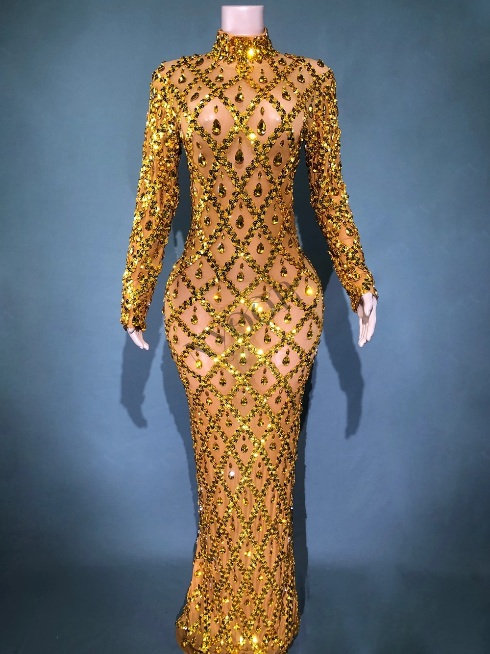 Sukienka damska wieczorowa na studniówkę, urodziny, seksowna, transparentna, kostium sceniczny, strój na występy, błyszcząca, z cekinami, dżetami, z długim rękawem.