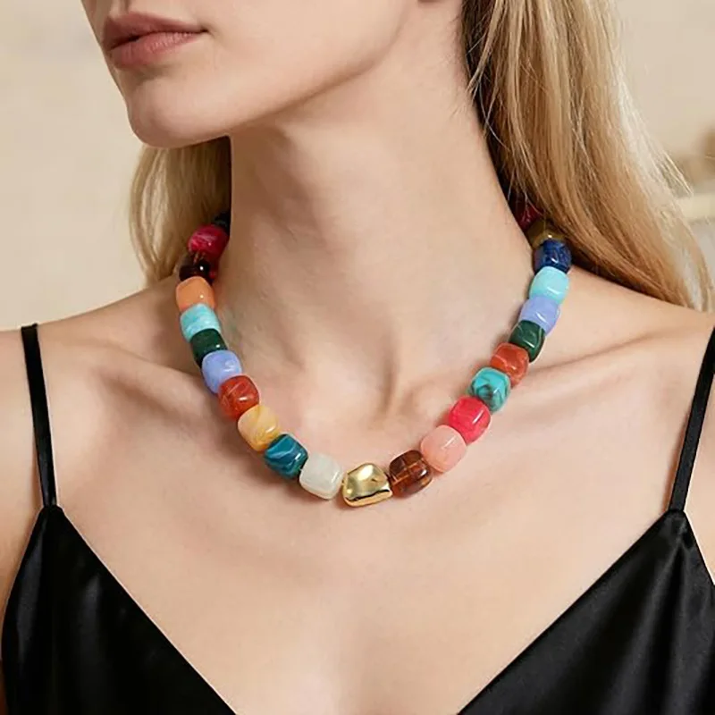 Colorful resin beaded necklace, dopamine-inspired, fashionable clavicle chain necklace, perfect jewelry gift for women