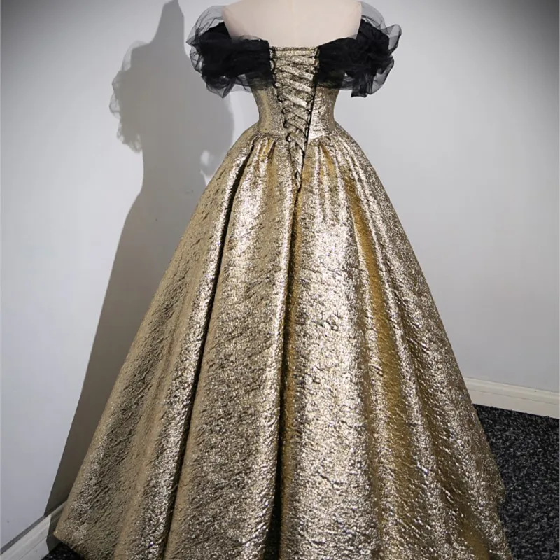 Glass gold light luxury niche will host shoulder Bel Canto dress