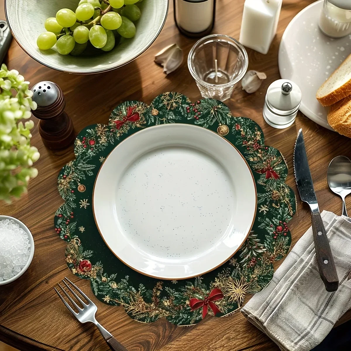4pcs Round Placemats for Dining Table, Christmas Created-Emerald Green Golden Pattern Round Table Mats,Best for Christmas
