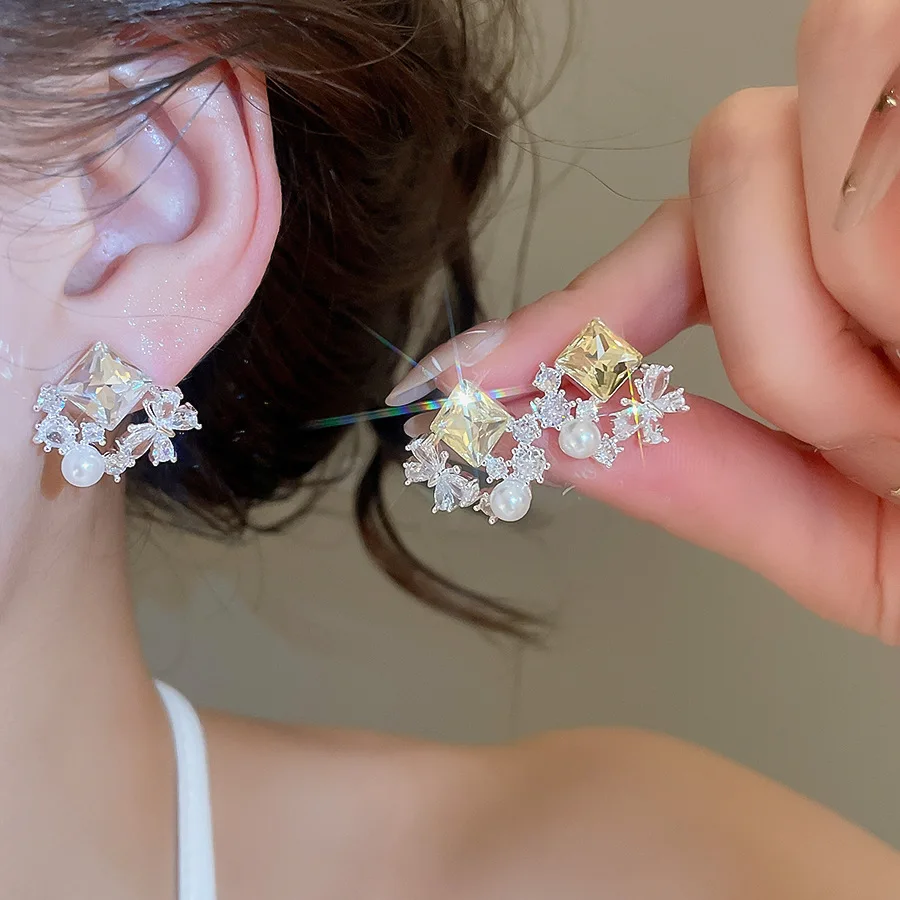 

New Sparkling Gold Color Square Zircon Stud Earrings for Women Elegant Butterfly Imitation Pearl Earrings Wedding Party Jewelry