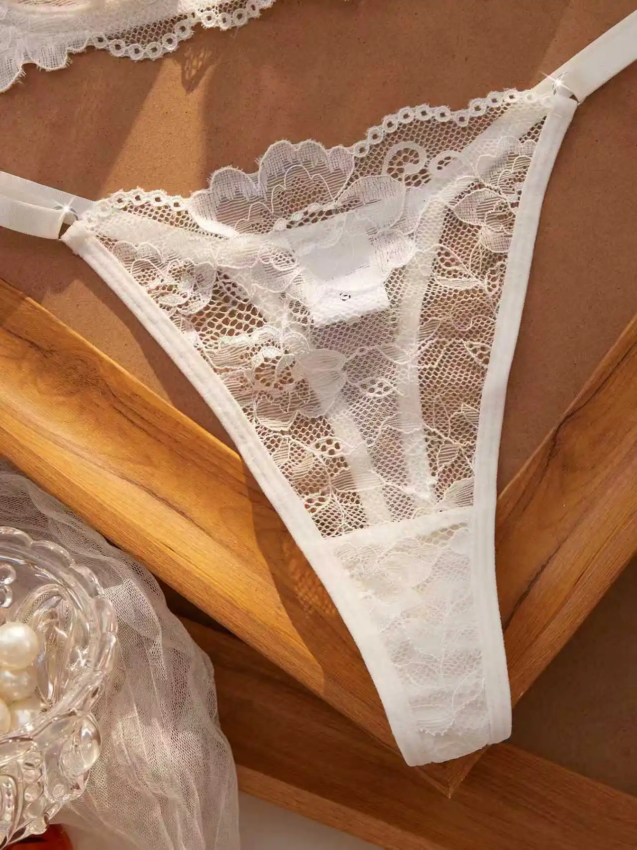 Sexy Spitzen-Blumen-Unterwäsche-Set Damen Ultra-Dünnes BH-Set 2-teiliges BH- und Höschen-Set für Damen. – Detail 4