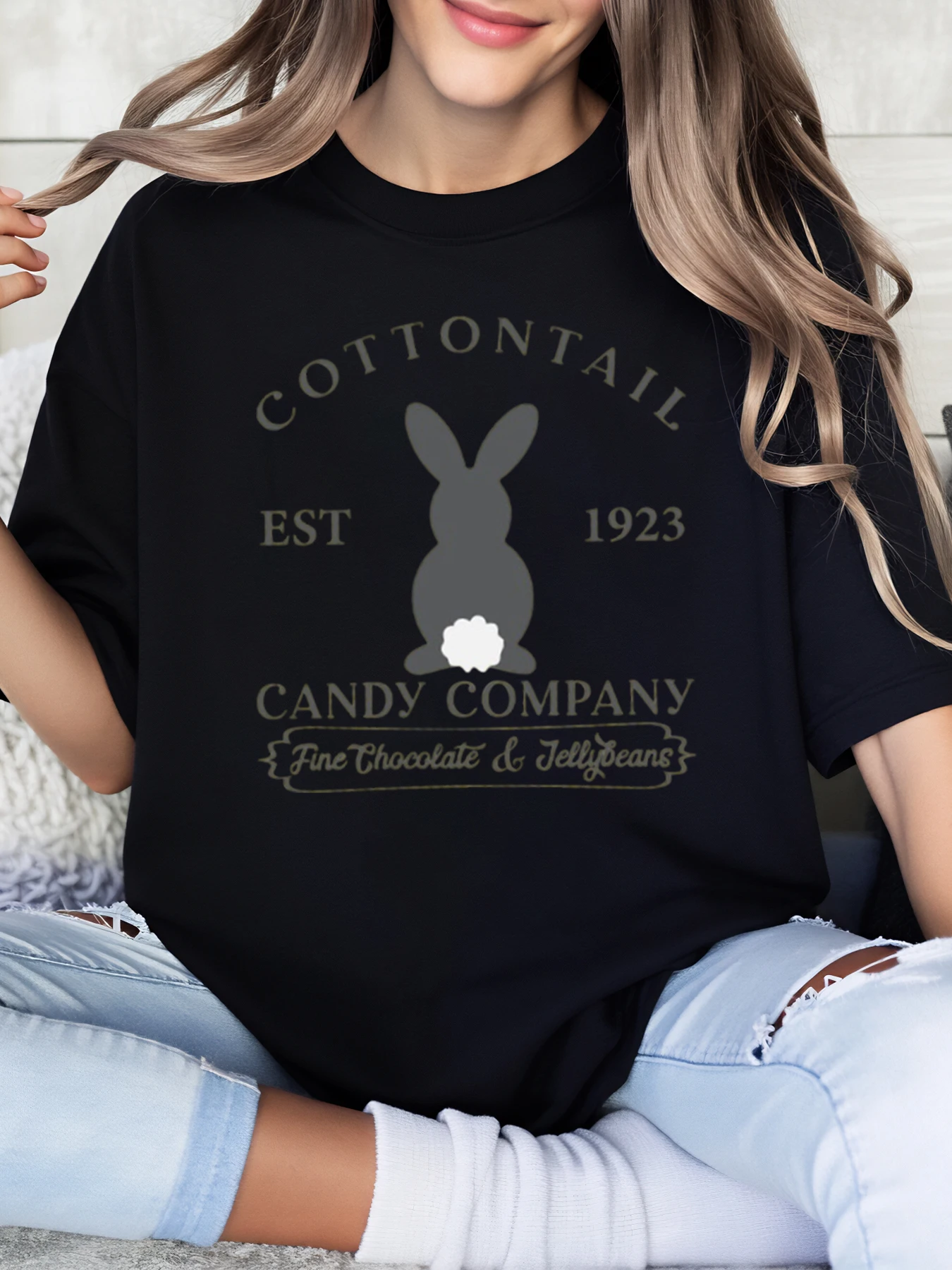 Cottontail Rabbit Candy Company イースタープリント Tシャツ レディース カジュアル 春服 ブラック プラスサイズ