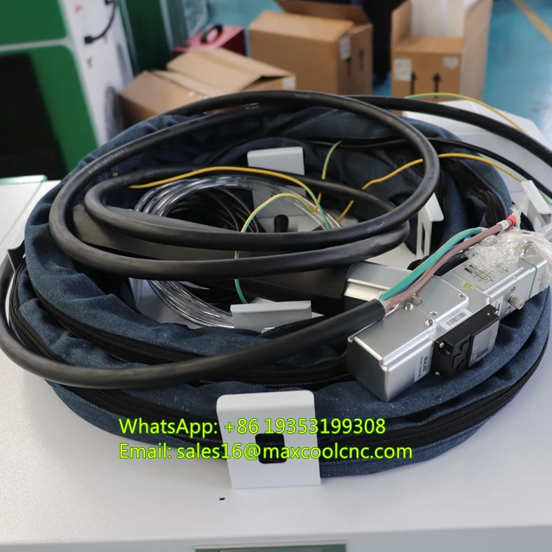 2kw 4 in 1 Fiber Laser Welding Cleaning Cutting Soldering Machine Au3tech Handheld Laser Welder for All Metal Rust Removal Clean