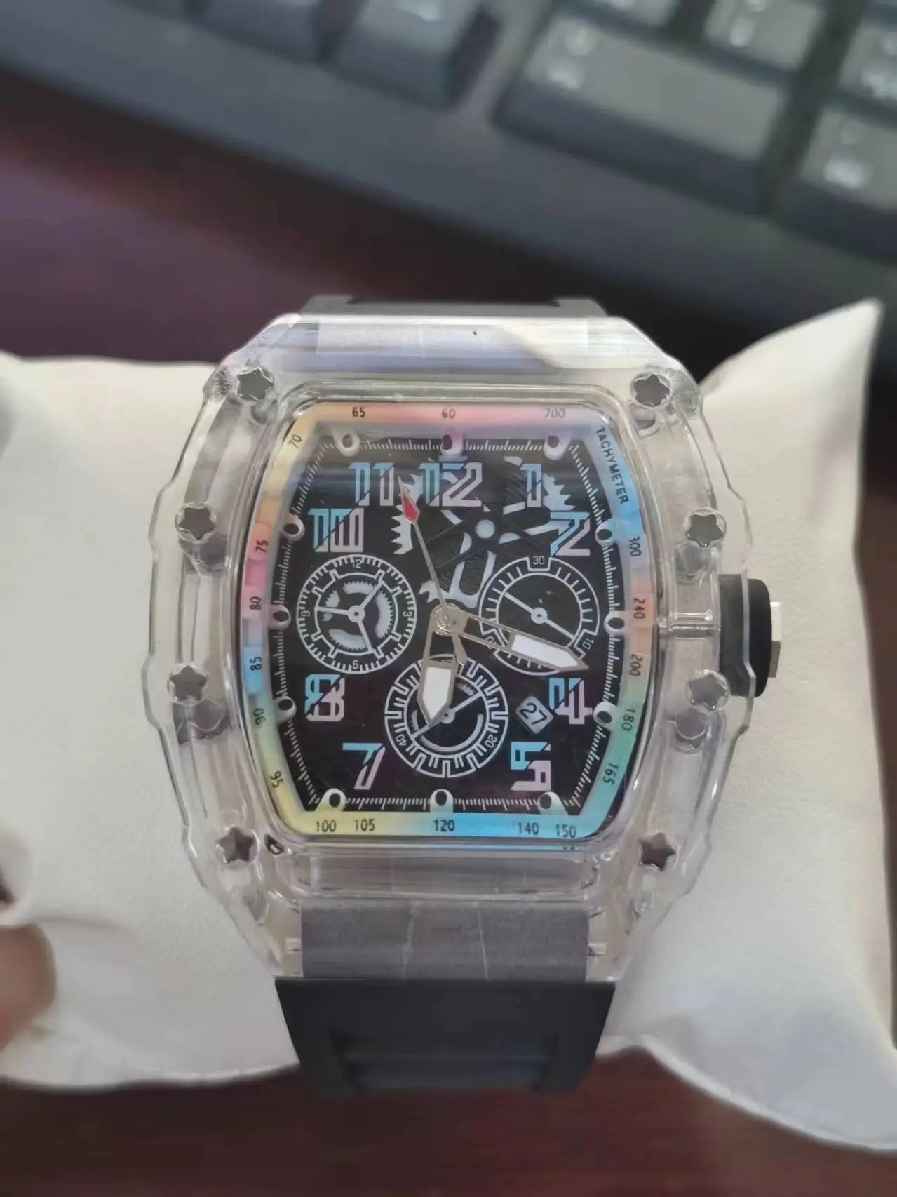 ساعة كوارتز مقاومة للماء للرجال من UTHAI ، جمال عالي ، اتجاه رياضي ، إضاءة ليلية ملونة ، ساعة عصرية للرجال ، عالية