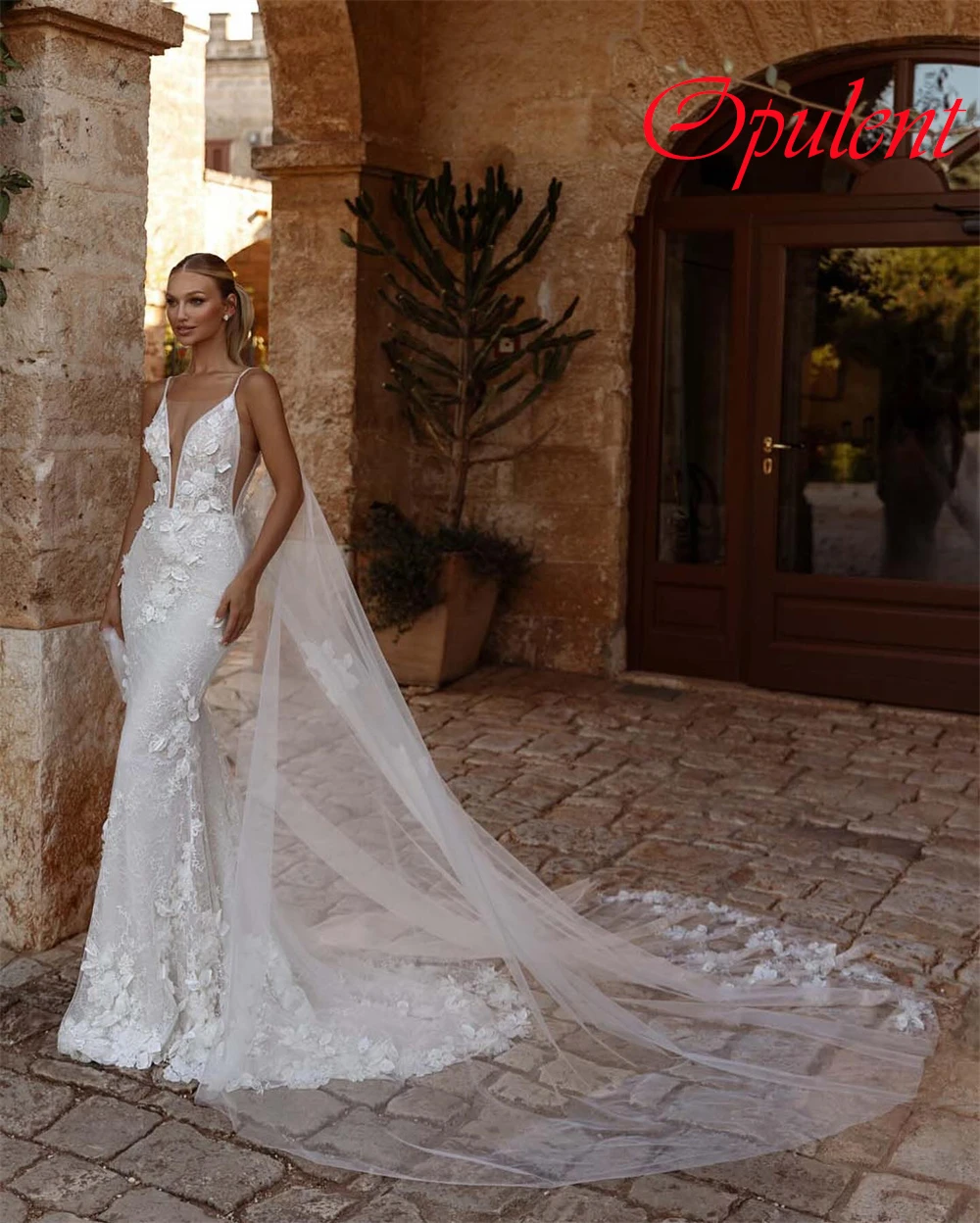 Customized White Lace Wedding Dress Elegant Strapless Spaghetti Straps Bridal Gowns Chapel Train Lace Up Back Mermaid Dresses