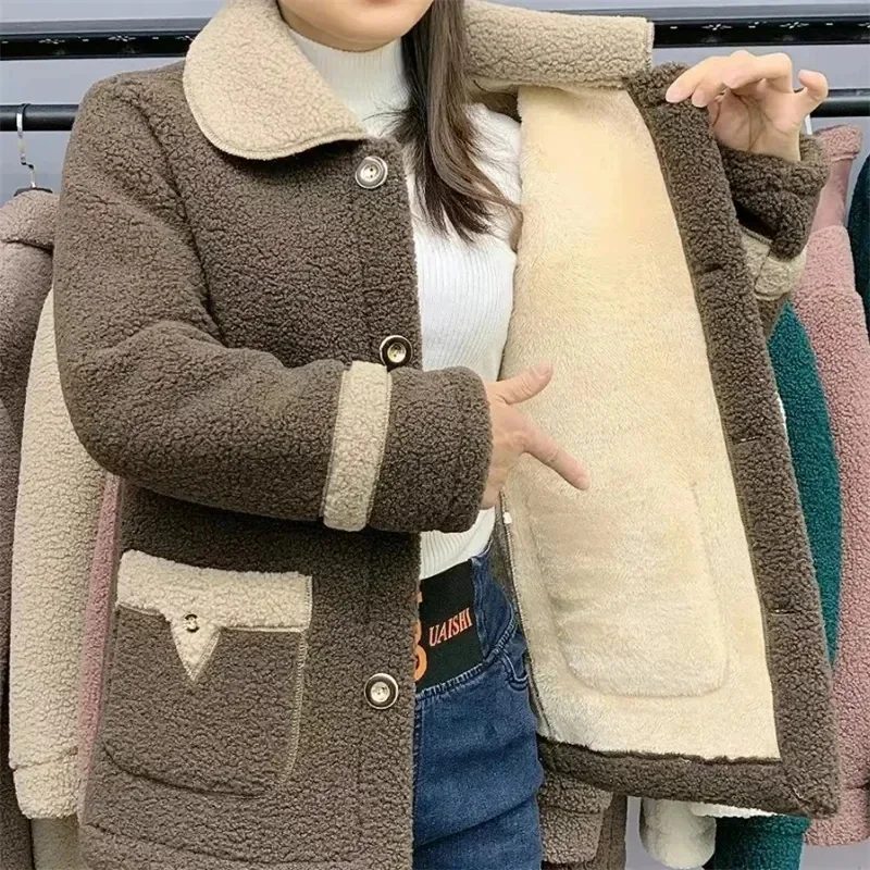 2025 New Winter Lambswool Coat With Velvet Padded Mother Fur Coat Woman Parkas Cotton Clothes Female Outerwear 5XL