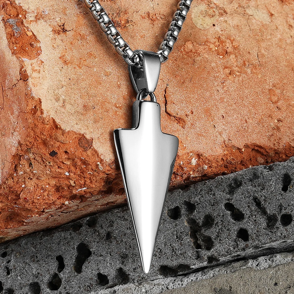

Simple Arrow Men Necklace With Pendant Stainless Steel Sculptible Jewelry For Male Women Punk HipHop Accessories Gifts Wholesale