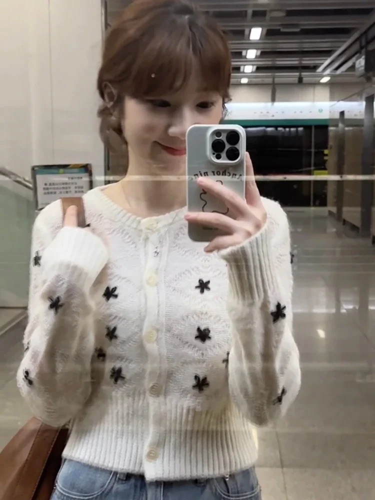 Y2kความงามหวานContrastสีดอกไม้เสื้อสเวตเตอร์ถักฤดูใบไม้ร่วงHarajukuเดี่ยวถักเสื้อกันหนาวGrunge Grunge Cropเสื้อกันหนาว