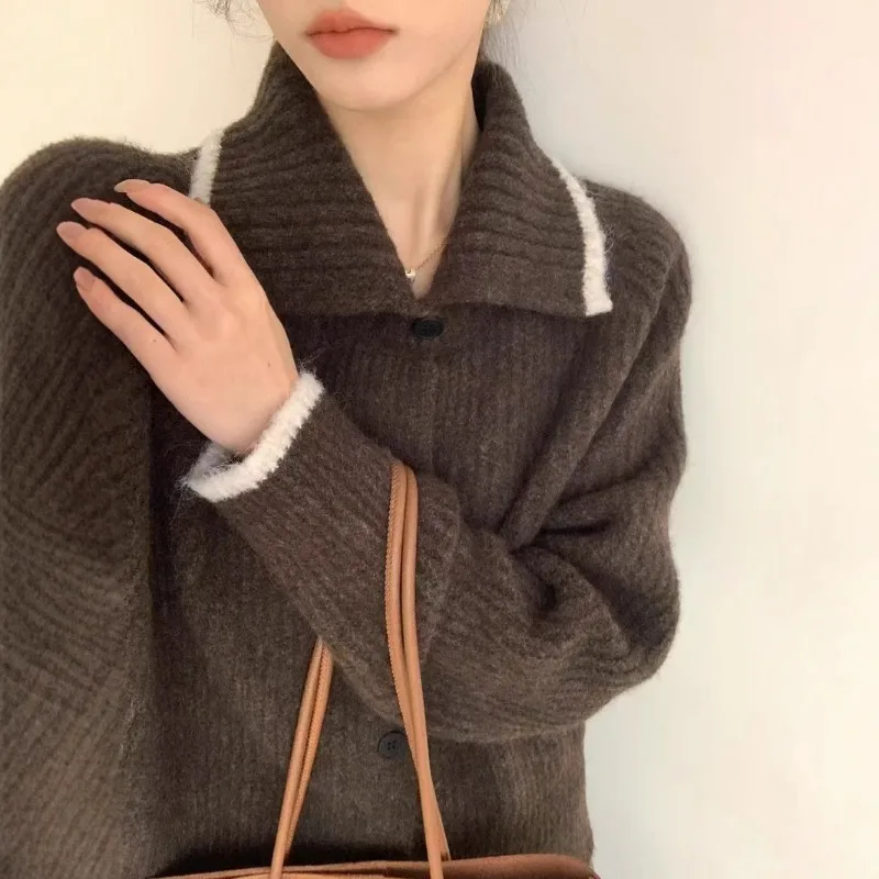 

2025 Autumn and Winter Fashion Retro Elegant Single Breasted Thick Warm Cashmere Cardigan Loose Collar Sweater Jacket Cardigan