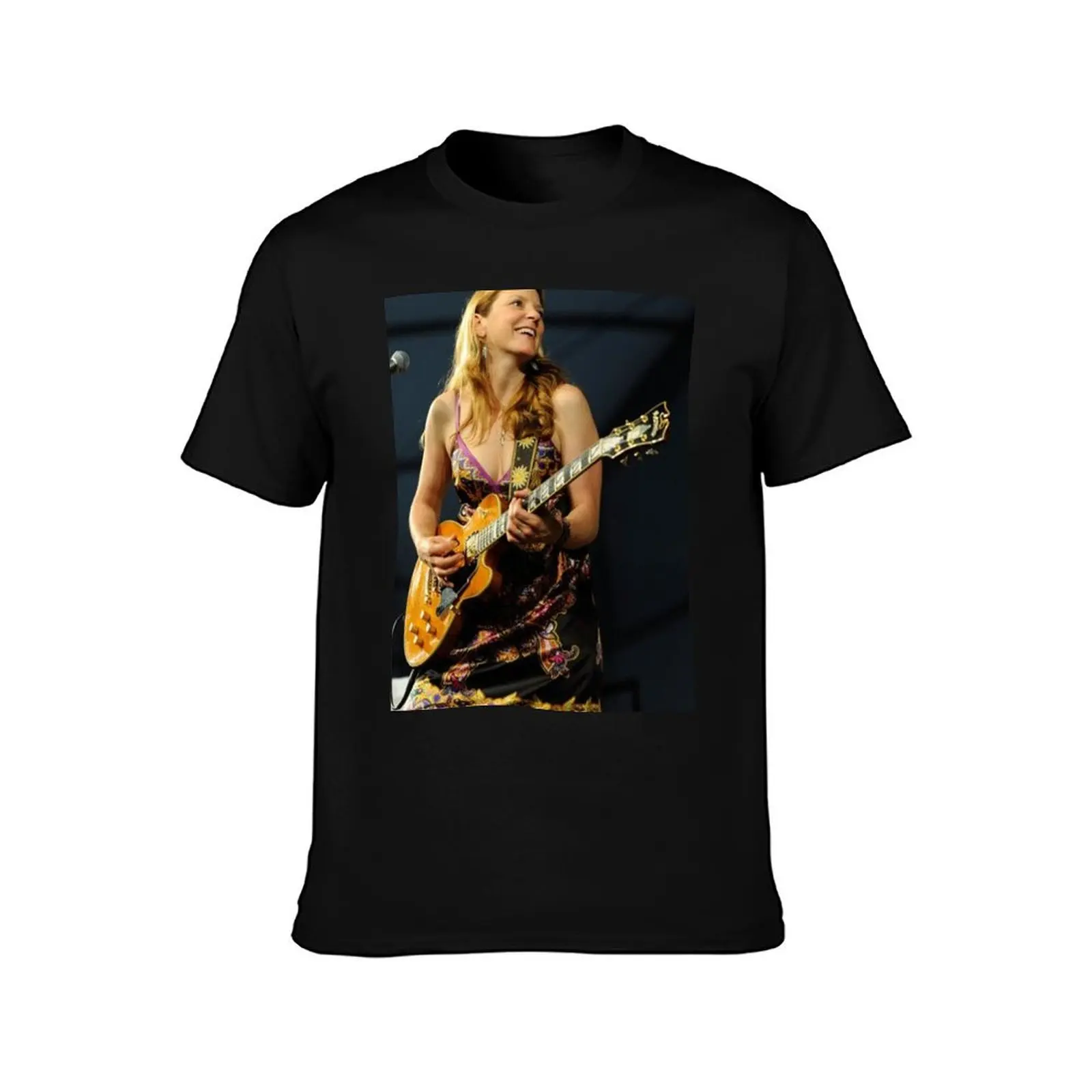 susan tedeschi star T-Shirt Basic Short Sleeve for Men T-Shirt