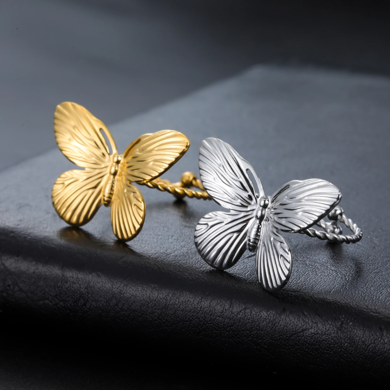 COOLTIME فراشة حلقة مفتوحة الإناث الفولاذ المقاوم للصدأ الذهب اللون قابل للتعديل الاتجاه جماليات المجوهرات هدية بالجملة 2025 جديد