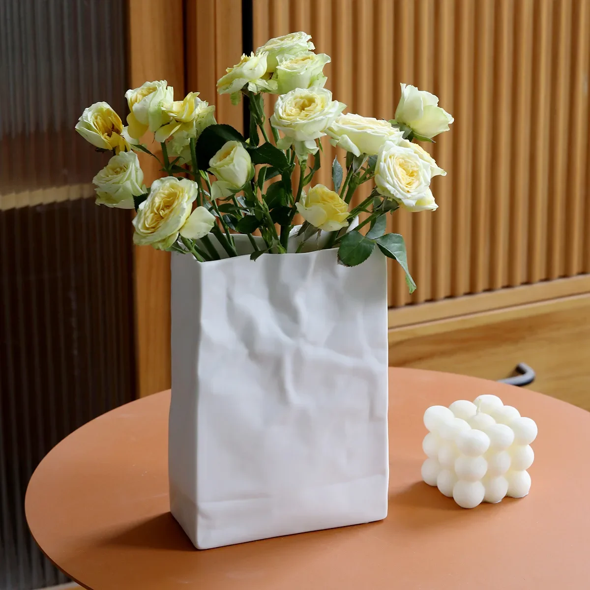 

Paper Bag Ceramic Vase Decorations Are Simple Light Luxurious and White with A Nordic Hydroponic and High-end Feel