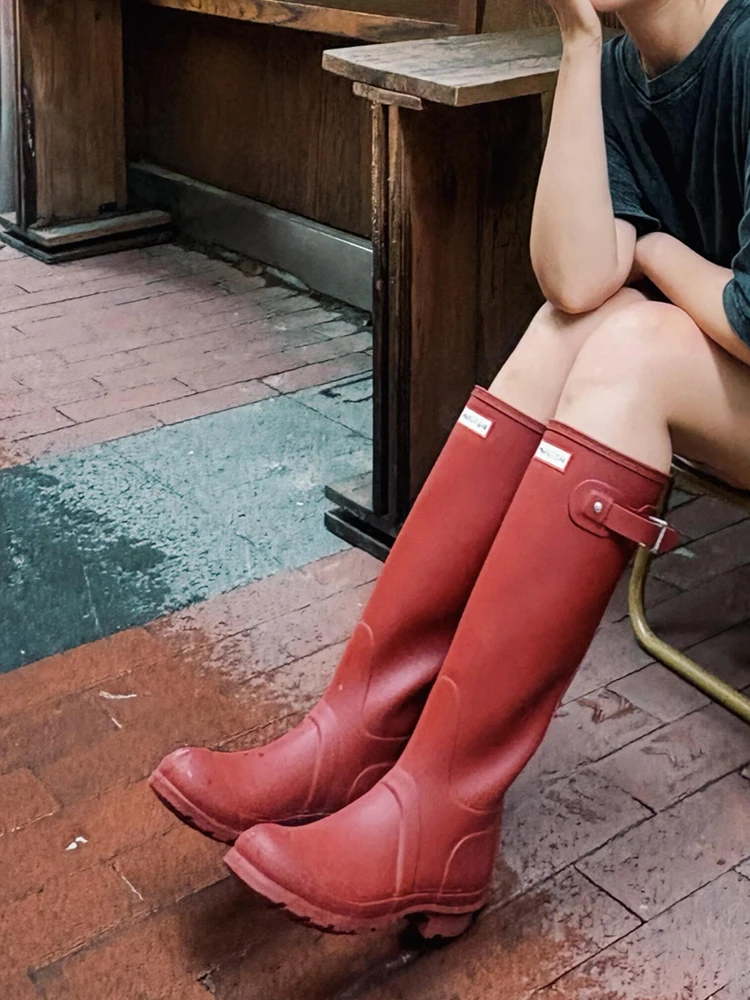 

Red Women's Rain Boots Anti-Slip Waterproof Outdoor Cam Vaion Travel Thi Heel Long Tube Boots Rubber Material Breath...
