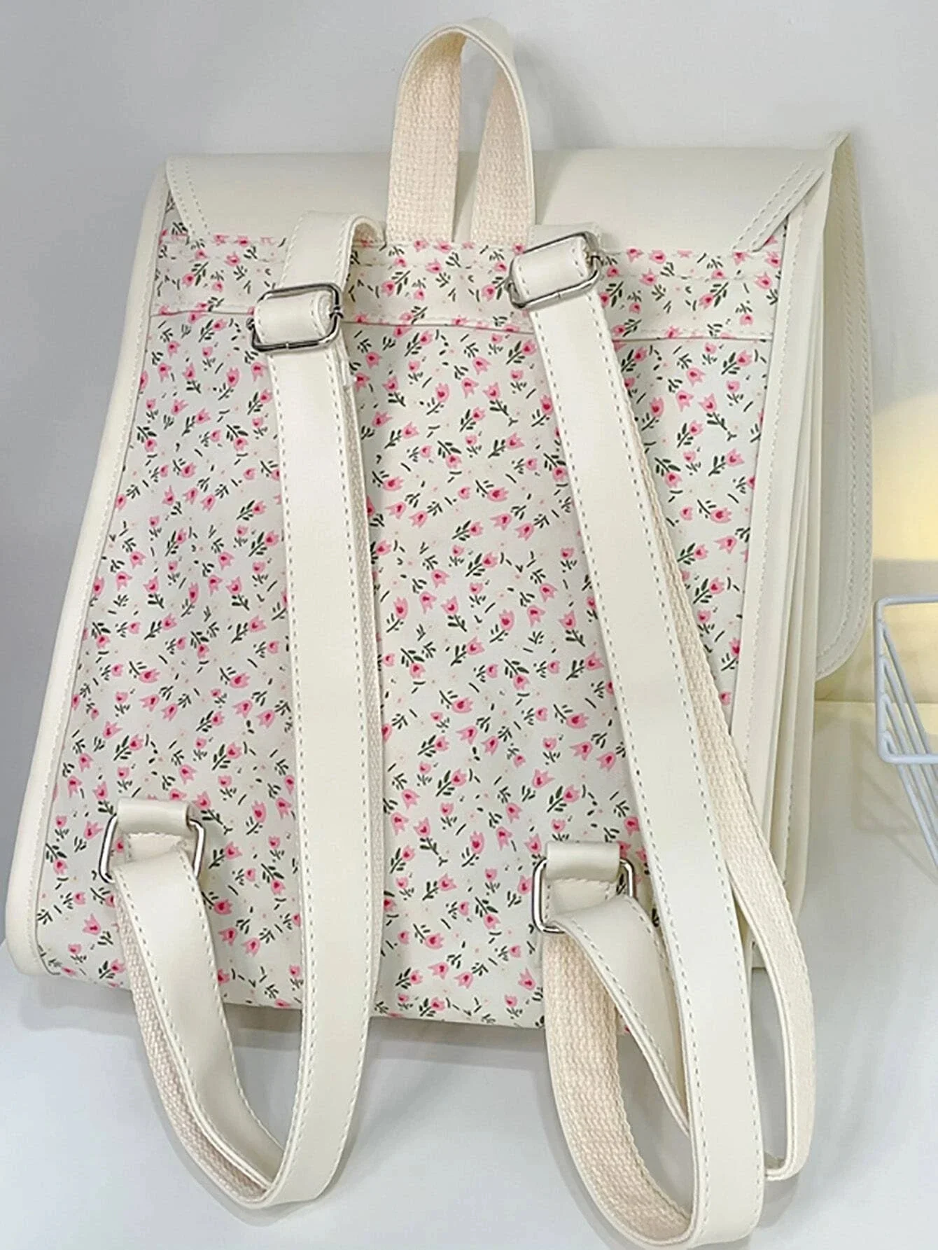 Business Casual Portable Ditsy Floral Buckle Decor Flap Backpack For Teen Girls Women Large Capacity Fashionable Schoolbag