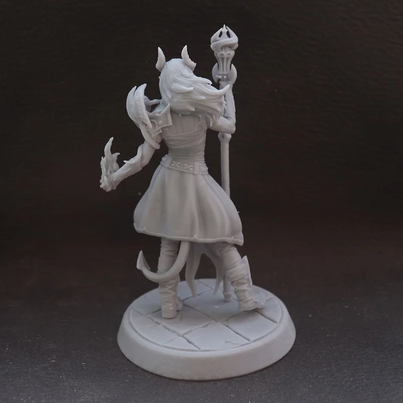 75mmm 100Mm Resin Model Minotaur Vrouw Worrir 3D Printing Figuur Unpaint Geen Kleur RW-007