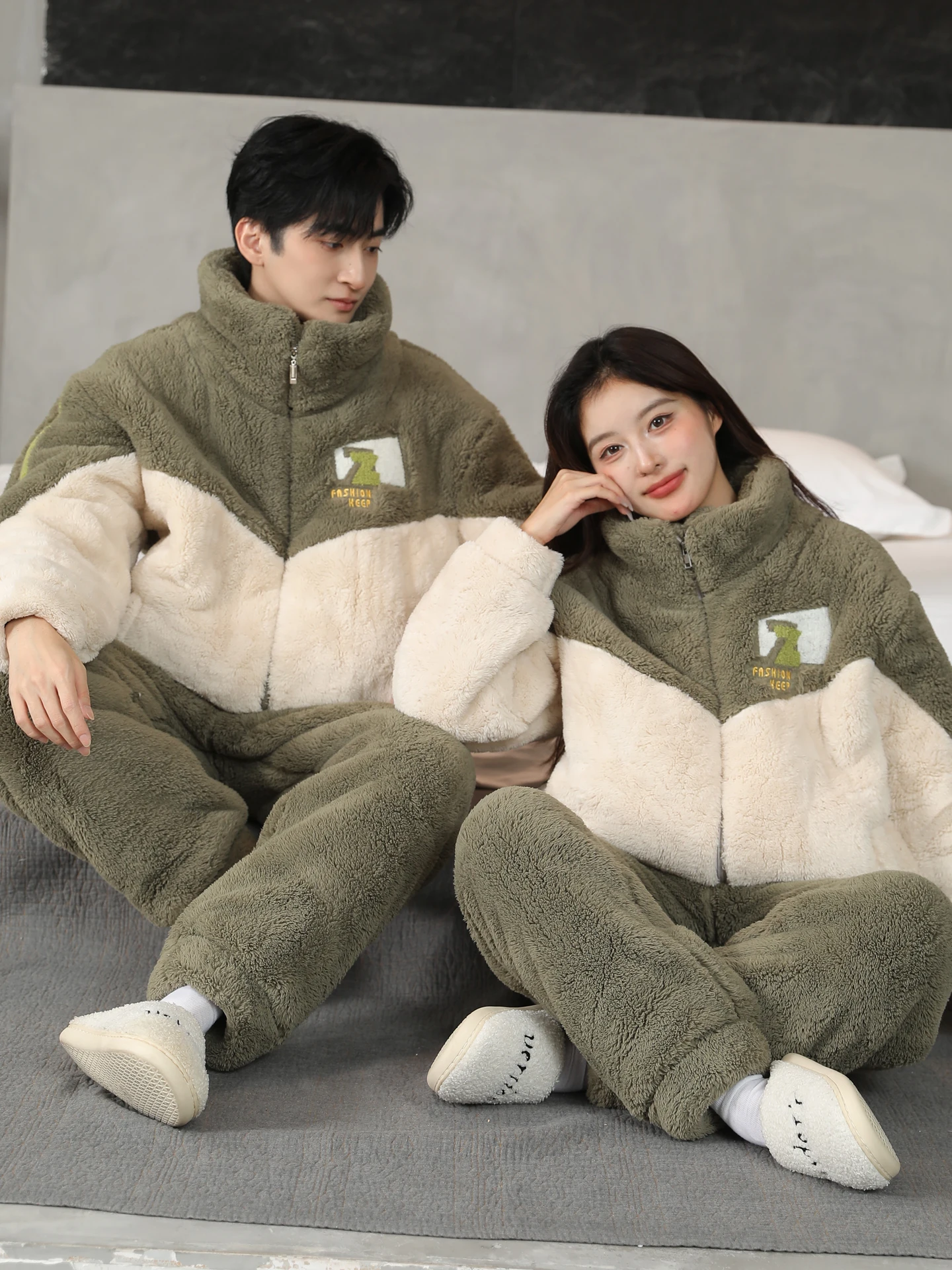 2025 Coral Fleece Couples Pajamas Men's Thickened Winter Home Clothes Long Sleeve Leisure Suit for Youth Suitable for Outdoor