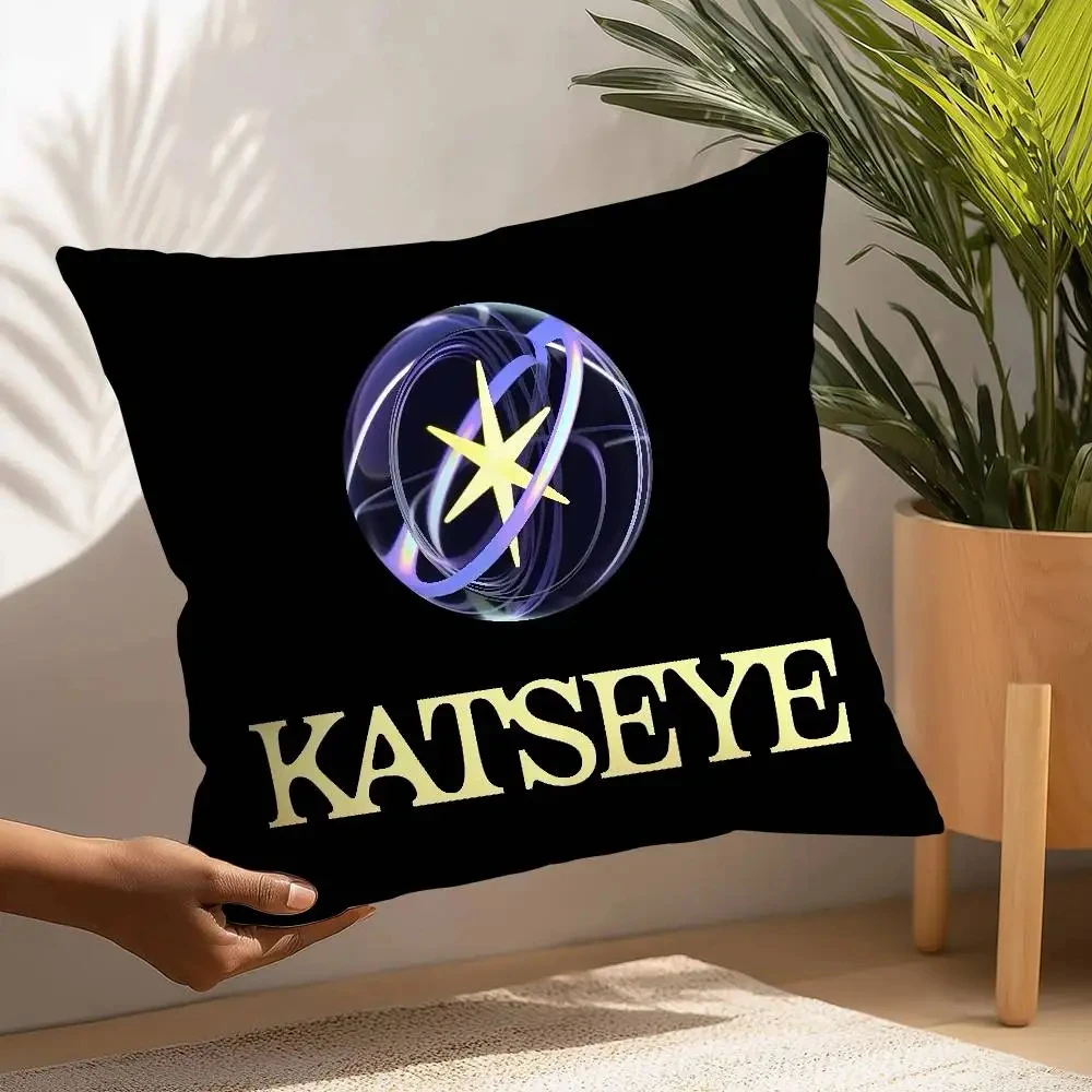 1pc KATSEYE Girl Group Pillow Cover, Polyester 2D Double-Sided Print, Logo & Chibi Member Art, K-Pop Fan Home & Car Decor Gift