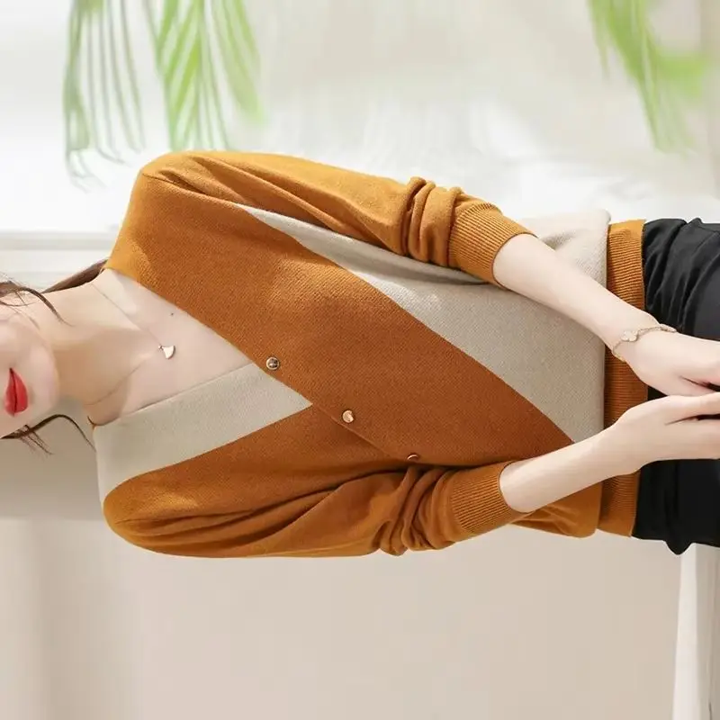 

Mom's Autumn Fashion V-Neck Sweater Spring And Autumn 2025 New Age-Reducing Sweater With Long Sleeve Bottoming Shirt