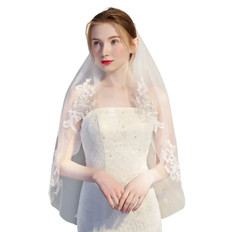 One-Layer Women  Fingertip Short Wedding Veil Embroidery Floral Lace Patchwork Glitter Rhinestone Bridal Veil With Comb