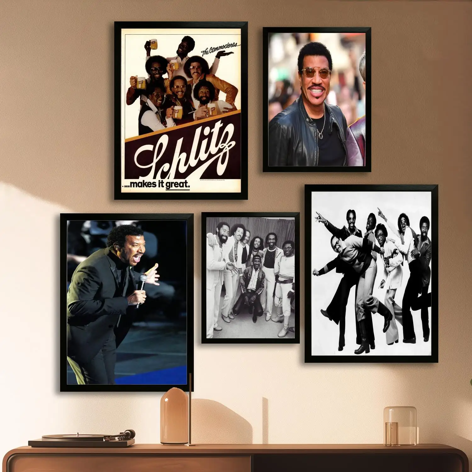 The Commodores Canvas Art Poster and Wall Art Picture Print, Modern Family Bedroom Decor Posters,Decorative painting