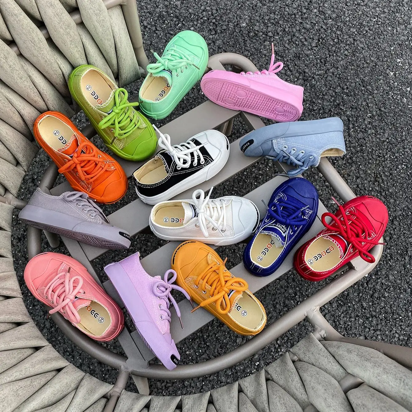5002 Candy Colored Low Cut Children's Canvas Shoes for Boys and Girls, Trendy Solid Color Board Shoes Breathable Children's Shoe