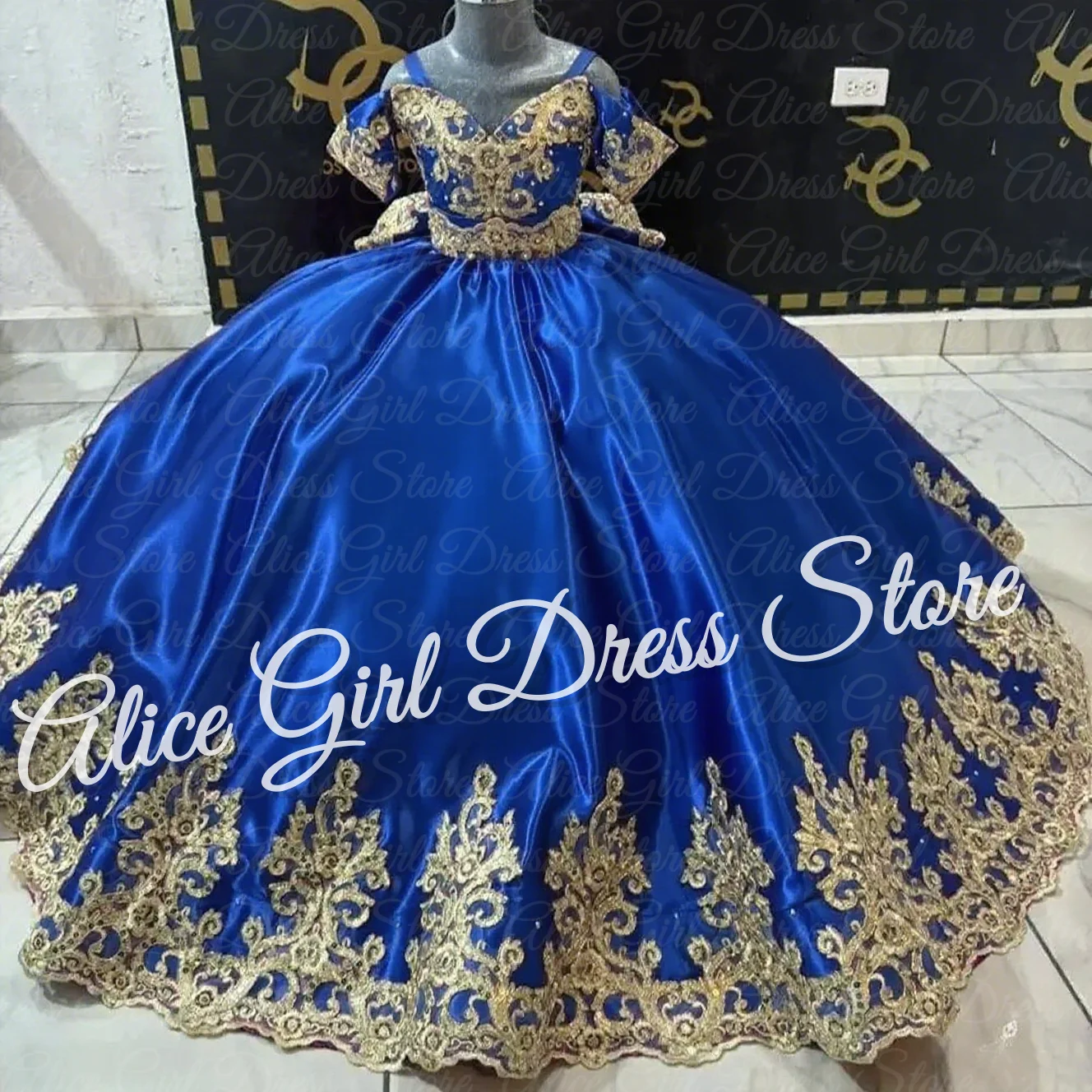Robe à fleurs bleu Royal personnalisée pour filles, avec nœud de mariage, avec des Appliques en dentelle dorée, robes de princesse de première Communion, de fête d'anniversaire