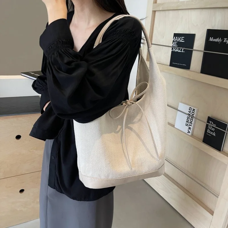 

Elegant Leather Women's Shoulder Bag High-End Luxury Brand Famous Designer Trendy Elegant Hardware Daily Bag​