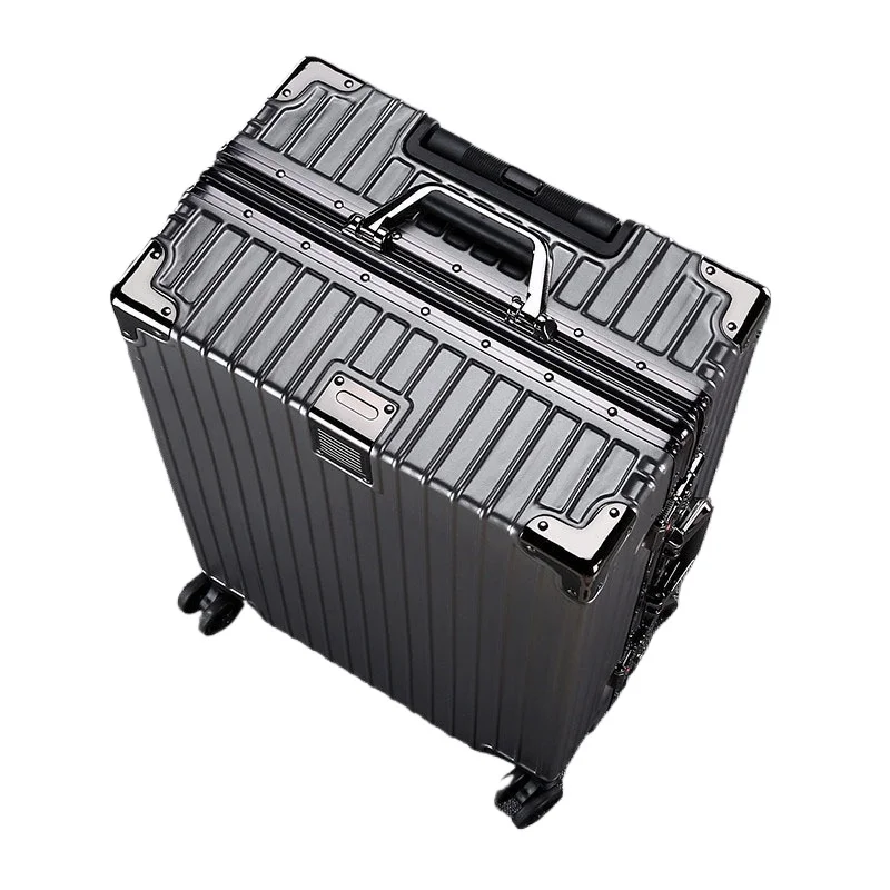 

Large capacity suitcase man