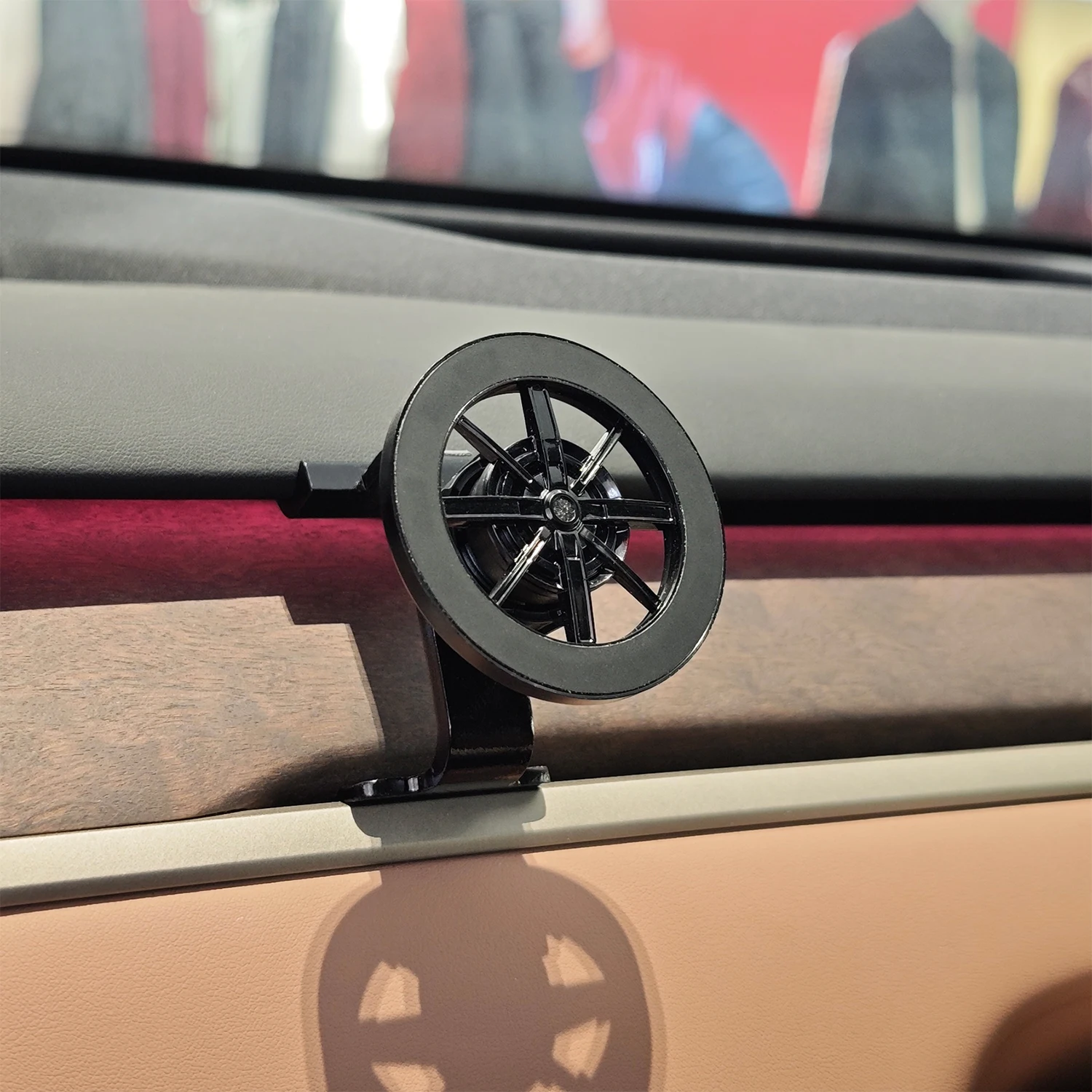 

Держатель для телефона в автомобиль ONVO L90, магнитное крепление, подставка-кронштейн для ONVO L90