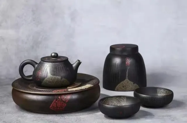 Master hand-made with collection certificate  old clay  Chinese ancient style purple pottery tea set gift box Kung Fu tea set