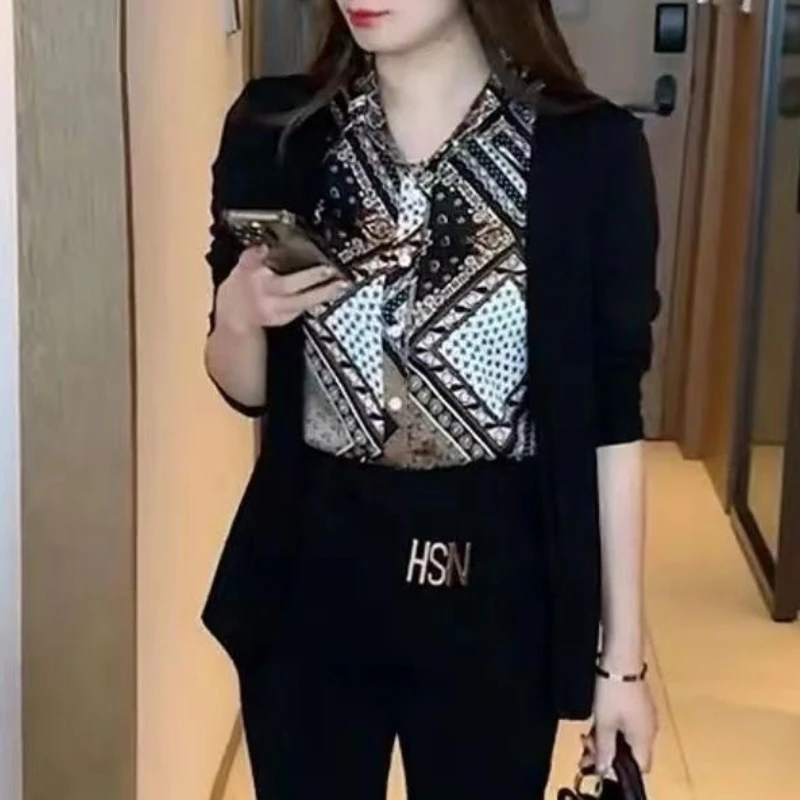 2024 New Spring and Autumn Korean Edition Fashion Fake Two Blouses Long Sleeve Polo Collar Spliced Button Women\'s Shirt Top