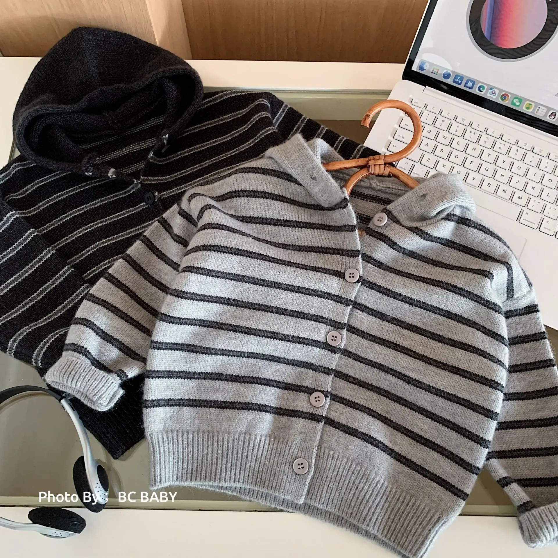 Children's Clothing Sweater 2026 Winter New Item Children's Thick Hooded Striped Knitted Cardigan Baby Winter Coat