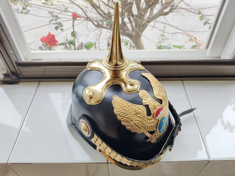 خوذة جلدية كلاسيكية من الحرب العالمية الأولى خوذة بروسية ألمانية خوذات بلغت ذروتها قناع جندي للاسترداد التاريخي يمكن ارتداؤه حقًا