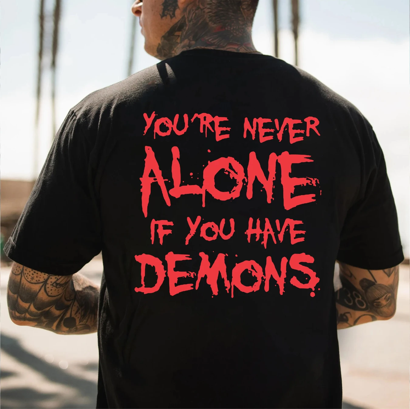 Sogar, wenn Sie einen Dämon im Inneren haben, du nie alleine sein. Schwarzes bedrucktes T-Shirt Gothic Sweatshirt Hoodie Y2K Sommer Übergroß