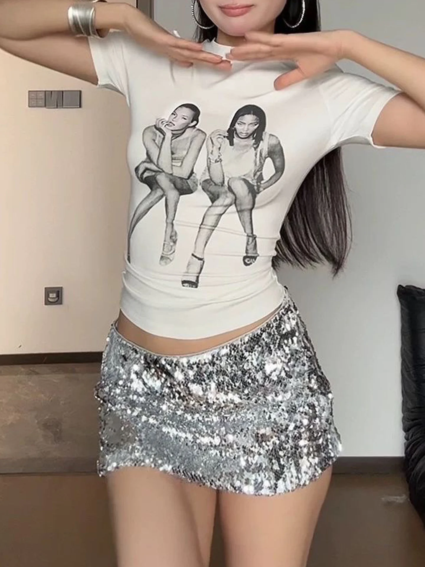 Sexy Slim Fit Sequin Design Versatile Short Skirt Women's Autumn New Club Hot Girl Personality Sparkling Ultra Short Skirt