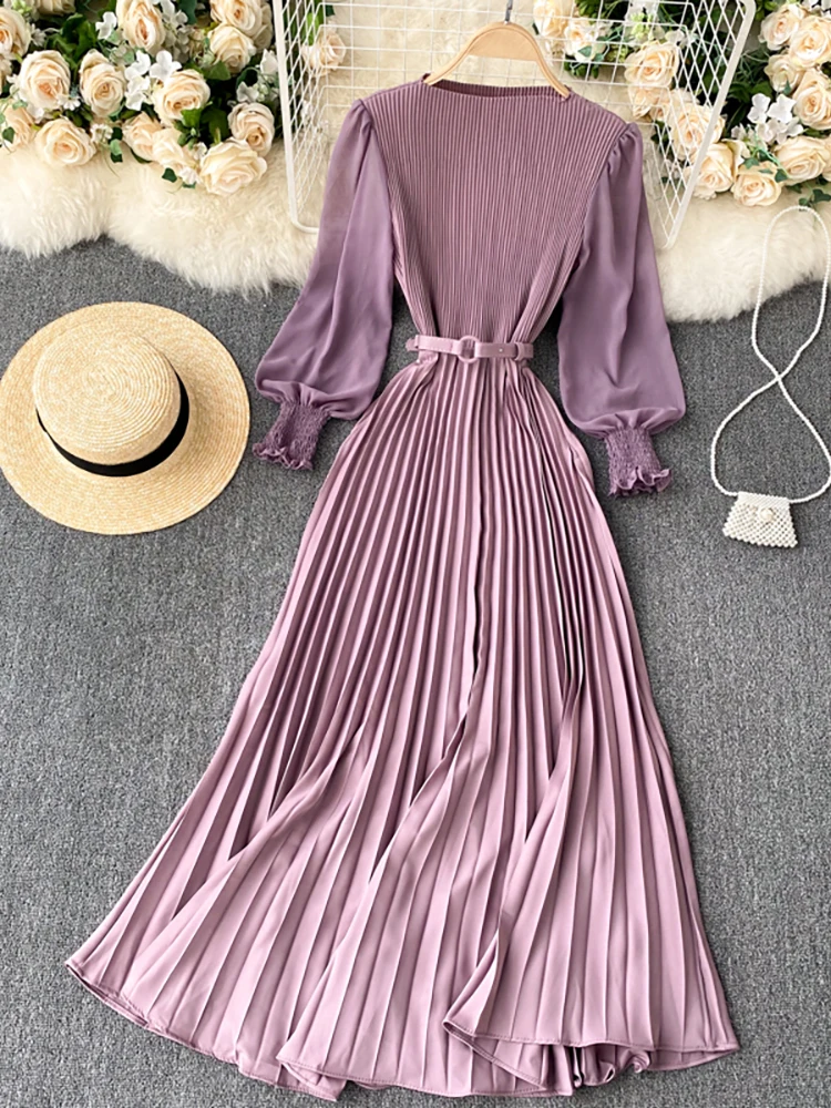 Burgundy Pleated Maxi Dress: The Perfect Choice for Fall Evenings and Formal Occasions