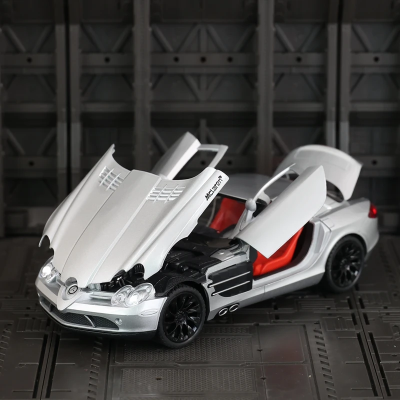 

Коллекция суперспортивных автомобилей из сплава SLR 1:24, коллекция украшений автомобилей имеет функции звука и освещения, двери можно открыть.