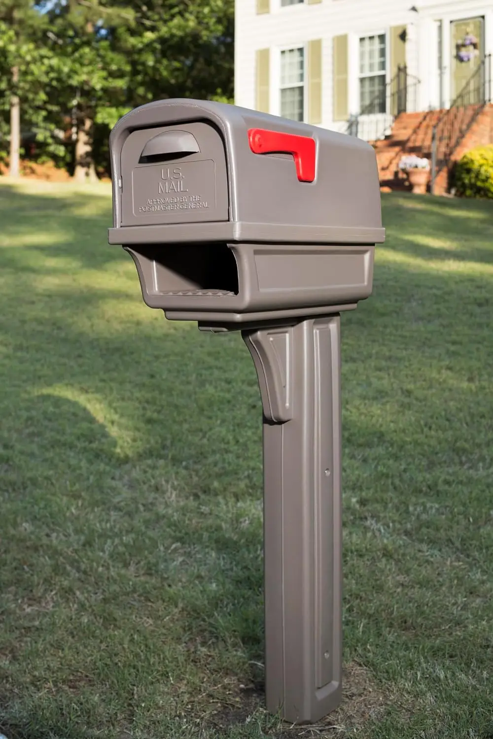 

Gentry Plastic Dual Access Mailbox and Post Kit GGC1M00AM Mocha Large Capacity mailbox Easy to install