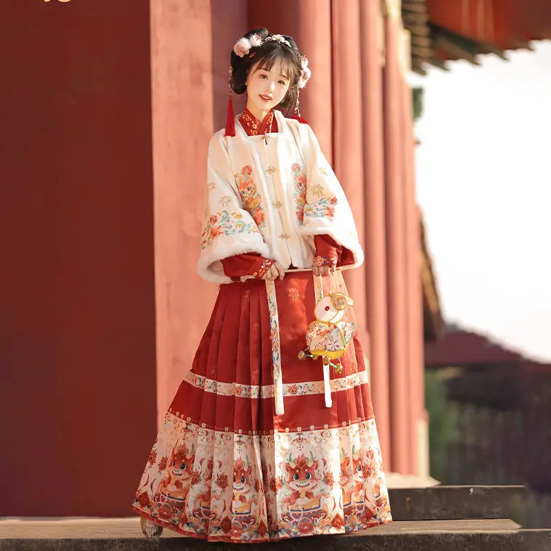 Red Hanfu Chinese style female embroidery half sleeve horse face skirt square collar New Year dress winter style